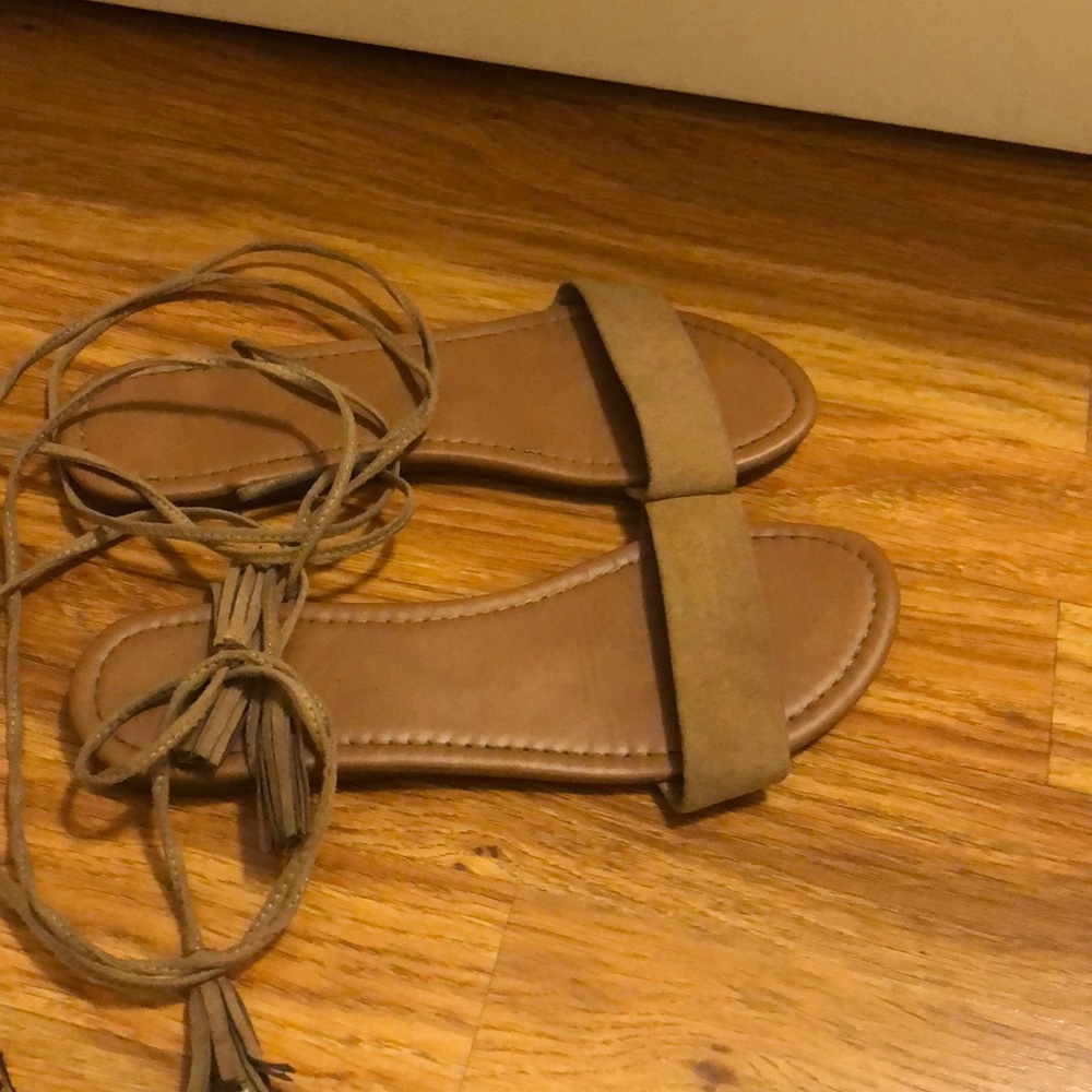 Lace up sandals - Picture 2 of 3